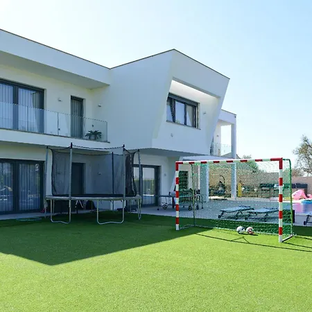 Moroz - By Bedzy فيلة