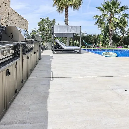 Moroz - By Bedzy فيلة