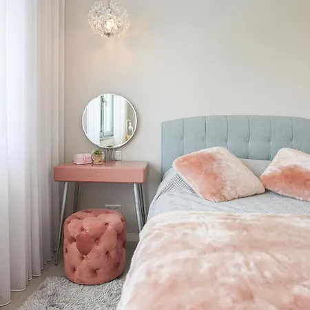 Villa Moroz - By Bedzy Almancil