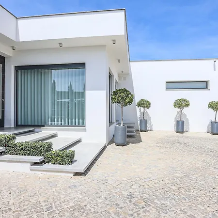 Villa Moroz - By Bedzy