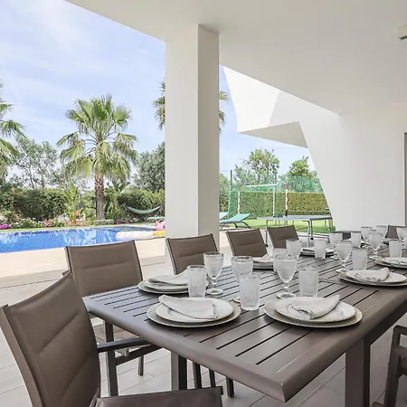 Moroz - By Bedzy Villa