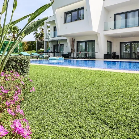 Villa Moroz - By Bedzy Almancil